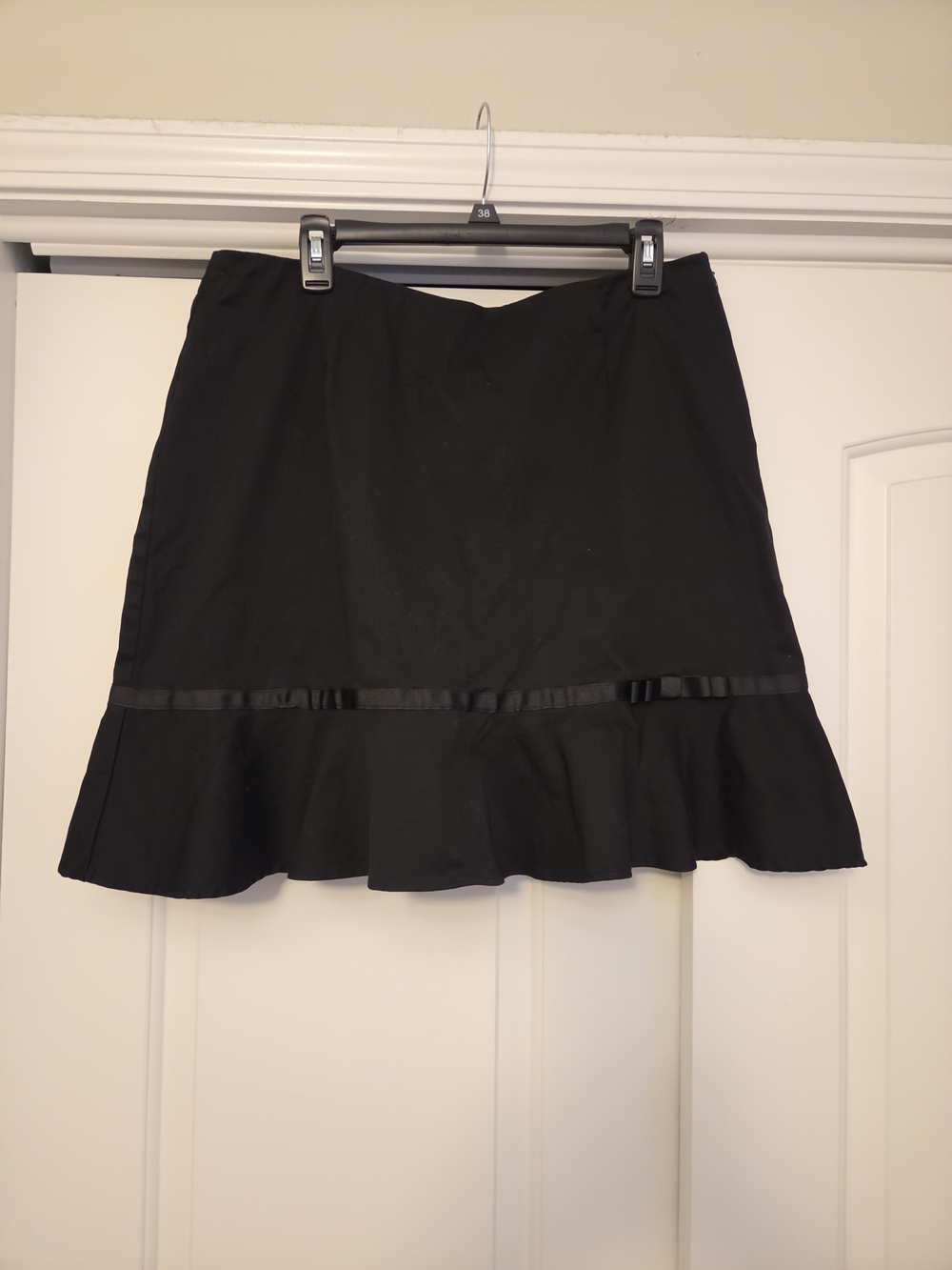 Briggs New York Black Mini Skirt with Ruffle Hem